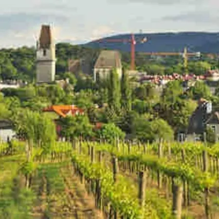 Guest Near Vienna Apartament