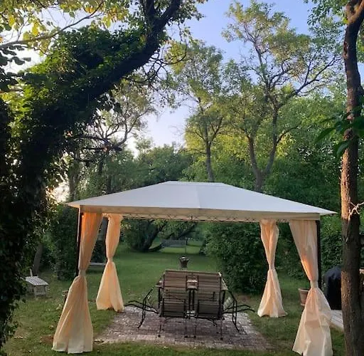 Guest Near Vienna Apartament *